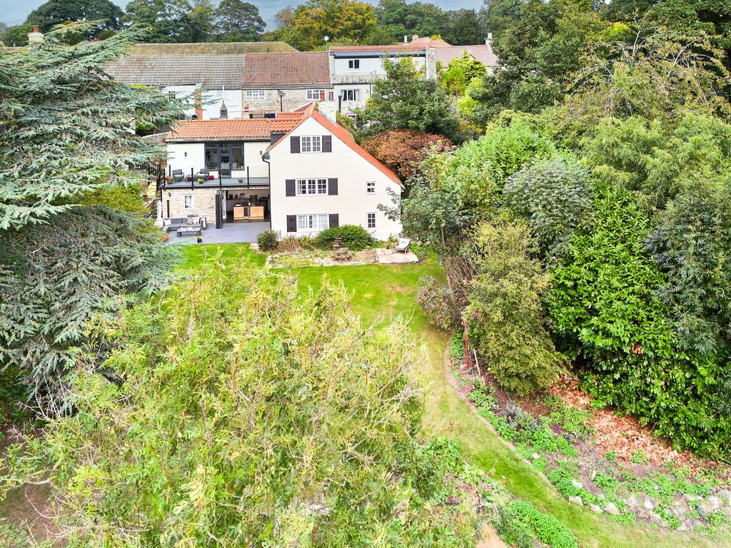 Property photo 2 of 53