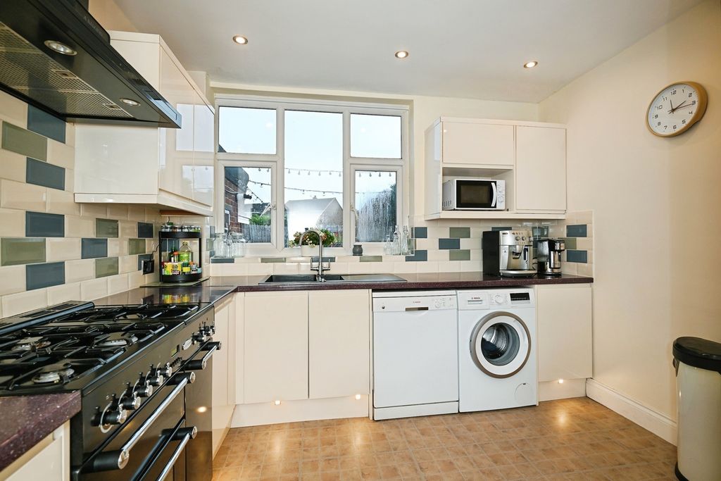 Property photo 2 of 14 Pbox-Img.Jpg