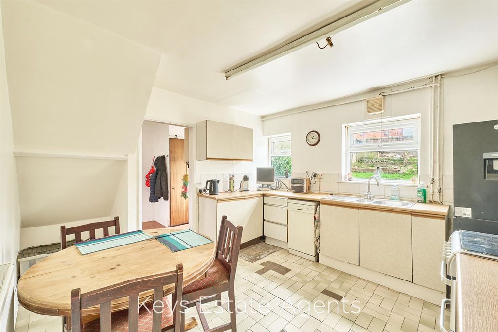 Property photo 3 of 16 Kitchen/Diner