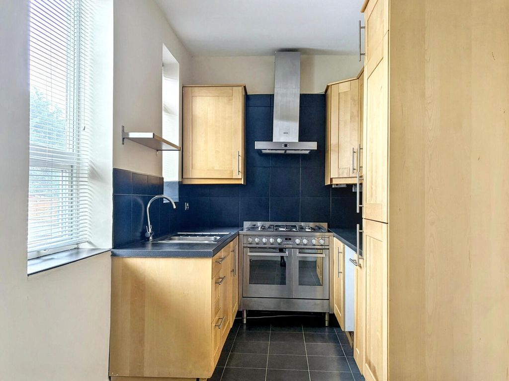 Property photo 3 of 9 Kitchen