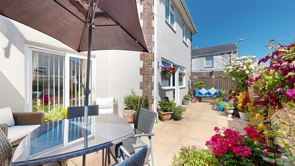 Property photo 2 of 18 9-Weston-Road-06182025_145412.Jpg