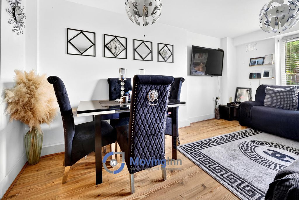 Property photo 3 of 15 Dining Room
