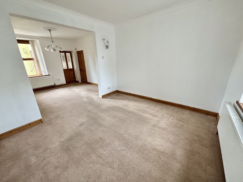 Property photo 2 of 28 Lounge