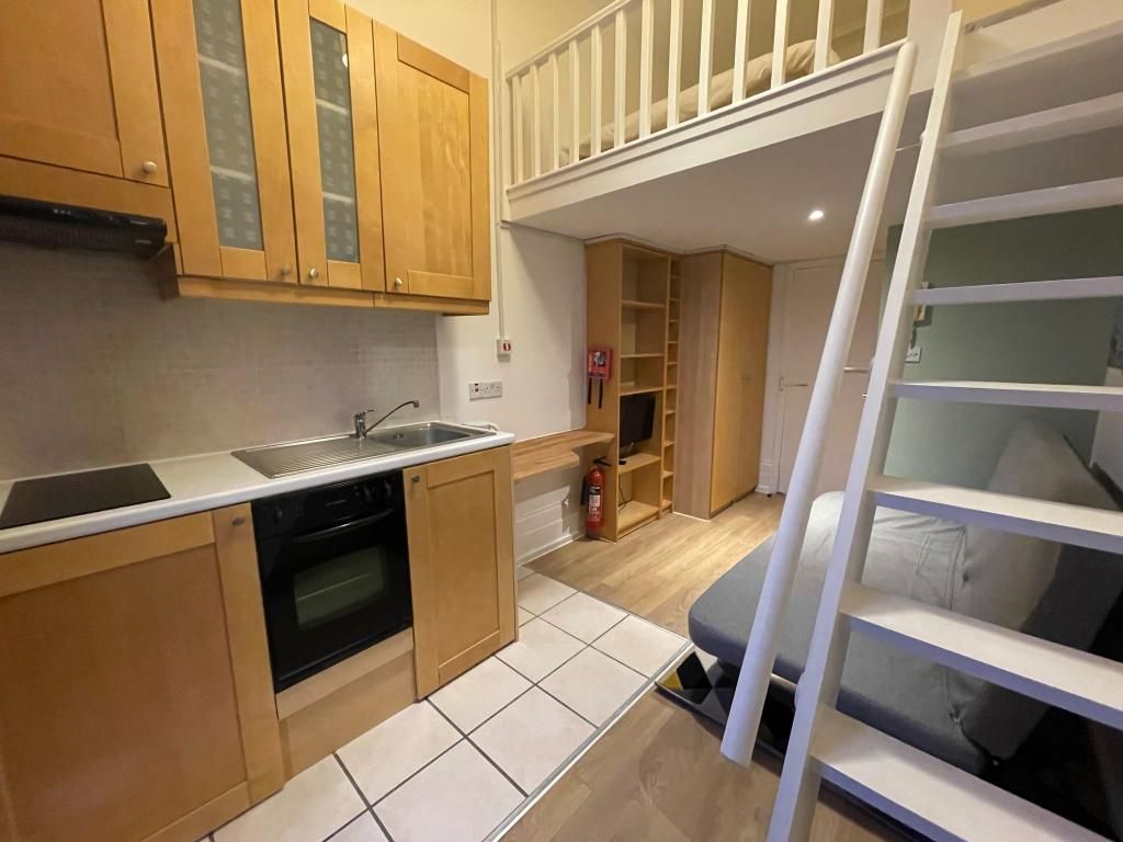 Property photo 1 of 7 Studio To Rent