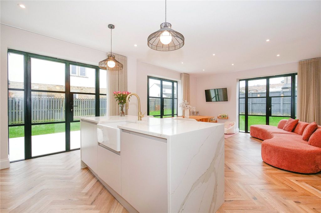 Property photo 3 of 26 Picture No. 08