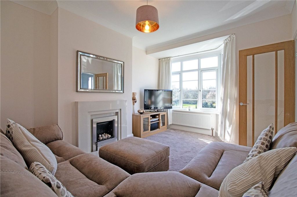 Property photo 2 of 18