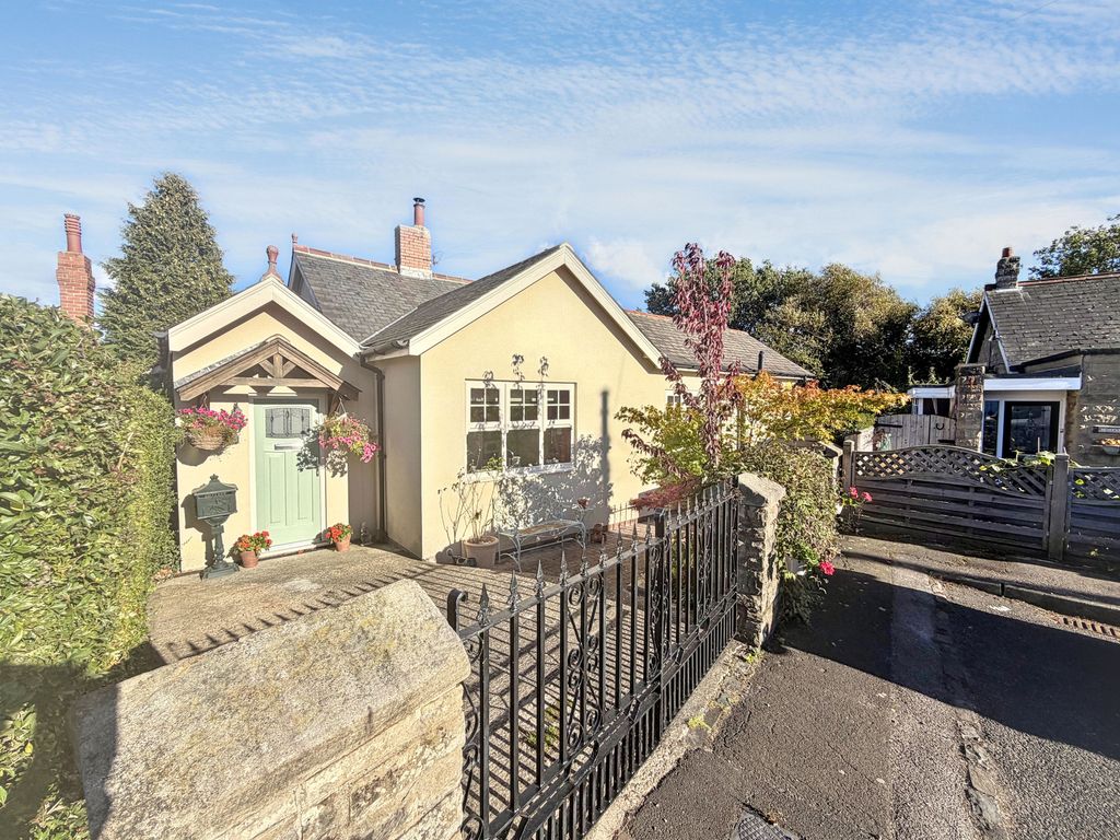 Property photo 1 of 34