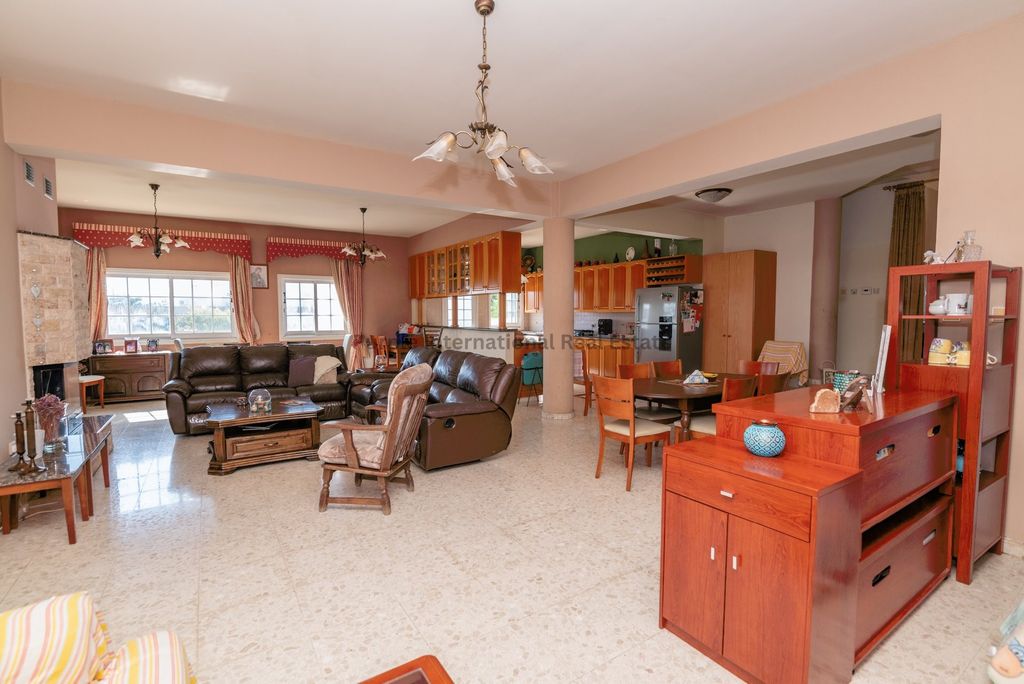 Property photo 1 of 29