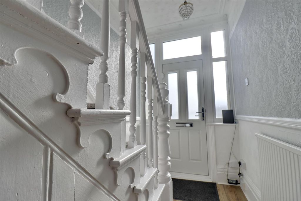 Property photo 2 of 21 26B321Ac-1E8A-48Ab-Becf-2Dee1047468C_1_201_A.Jpeg