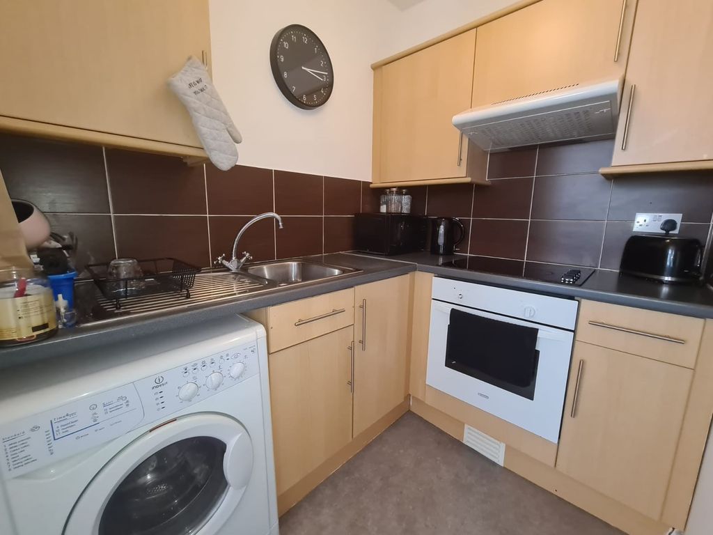Property photo 2 of 4 Kitchen