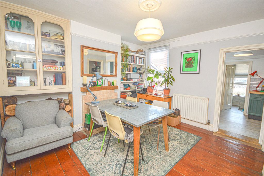 Property photo 3 of 9 Picture No. 06