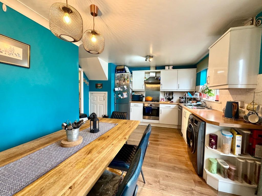 Property photo 2 of 12 Kitchen Diner