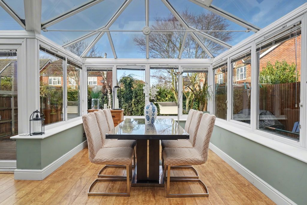 Property photo 3 of 18 4796348