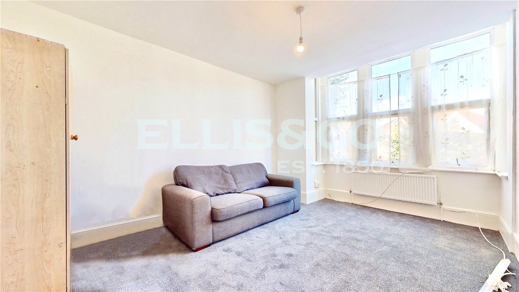 Property photo 1 of 27 Picture No. 16