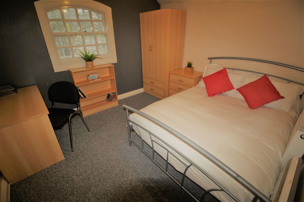 Property photo 2 of 4