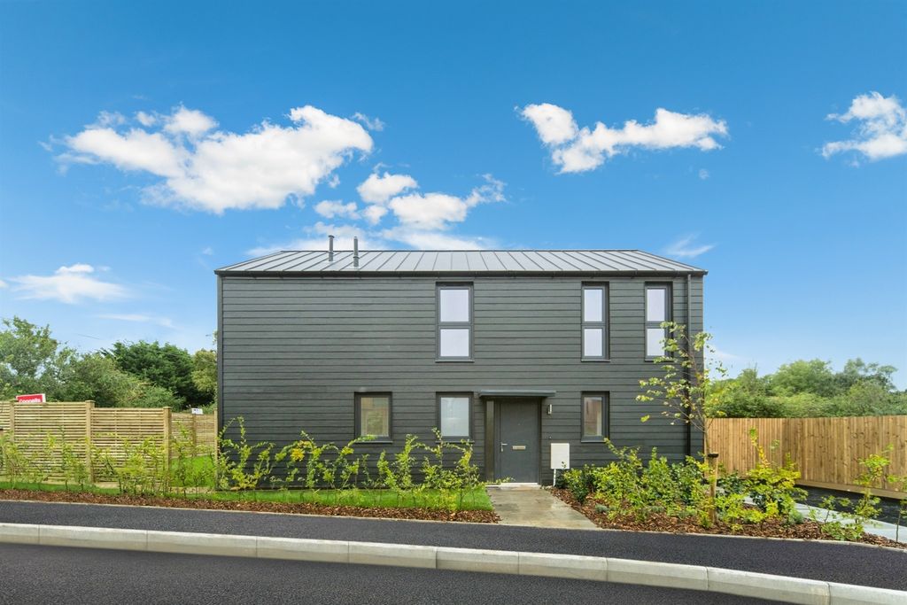 Property photo 1 of 21