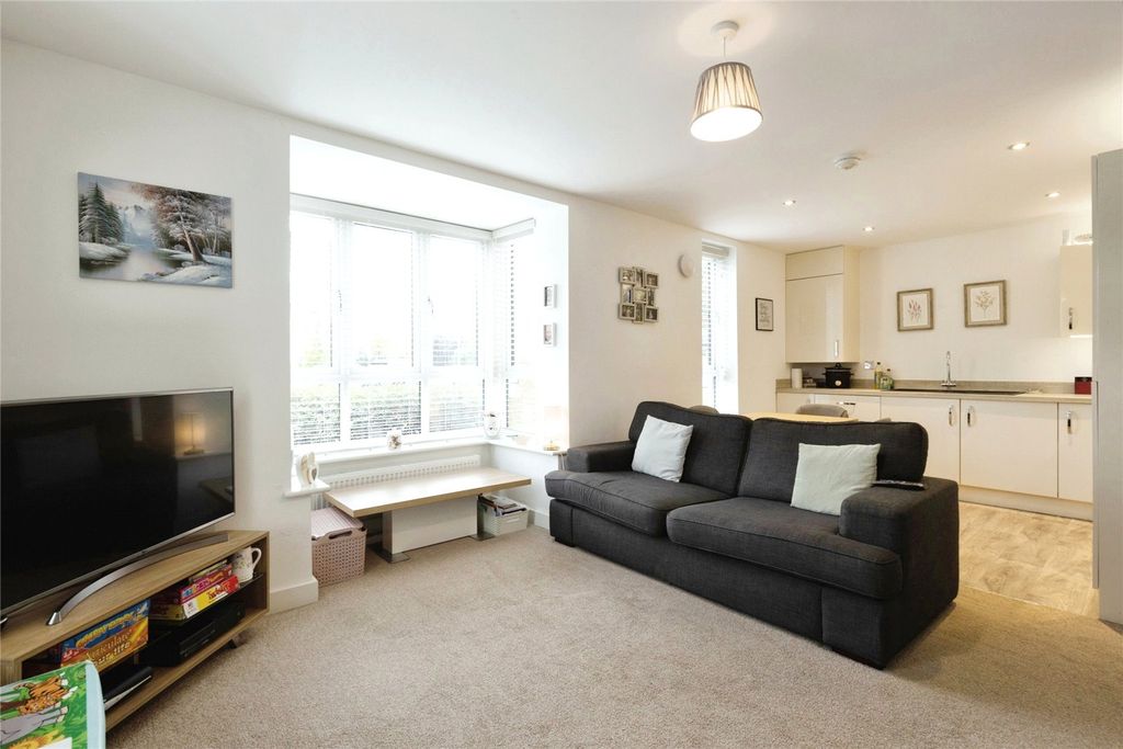 Property photo 3 of 17 Picture No. 12