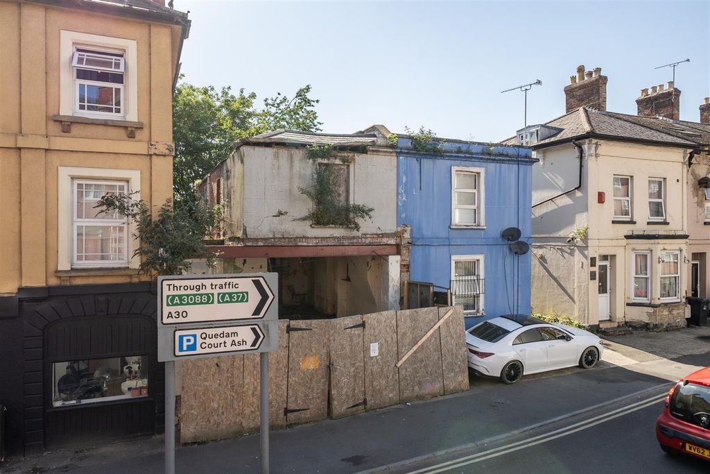 Property photo 1 of 11 11 Wyndham Street, Yeovil, Somerset BA20 1Jh | Fre