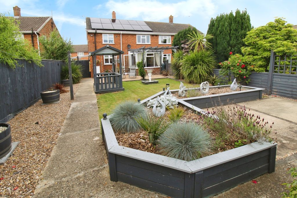 Property photo 3 of 15 Garden