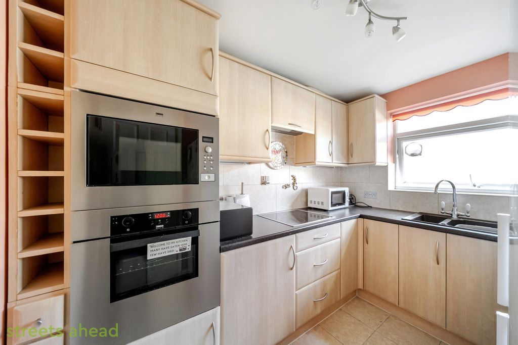 Property photo 2 of 18 8463714B-689d-478...