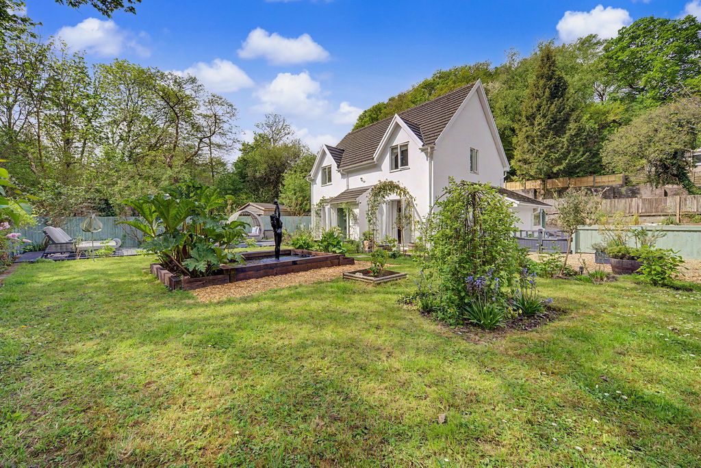 Property photo 1 of 46