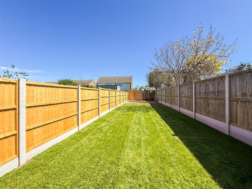 Property photo 2 of 18 Garden