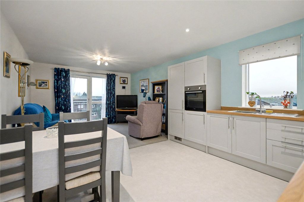 Property photo 2 of 16 Picture No. 25