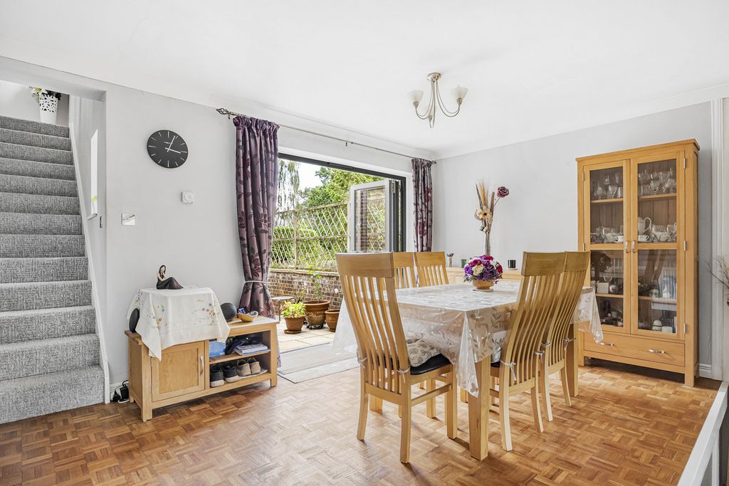 Property photo 3 of 32