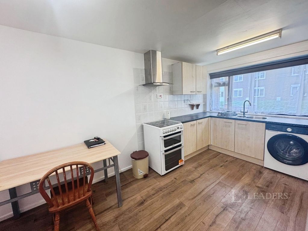 Property photo 3 of 11 Pbox-Img.Jpg