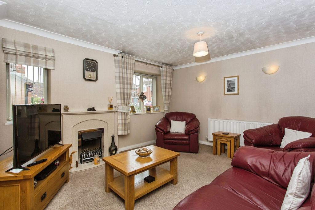 Property photo 2 of 16 1