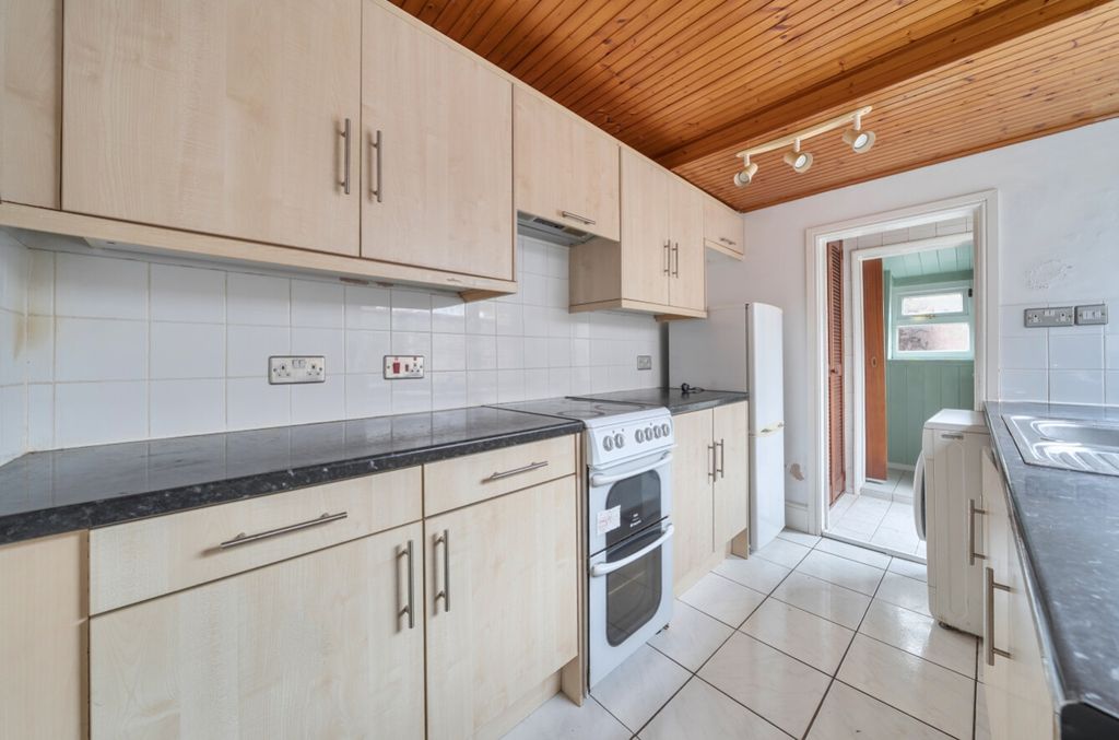 Property photo 3 of 22 1361485-9-68Dbb077020Bb