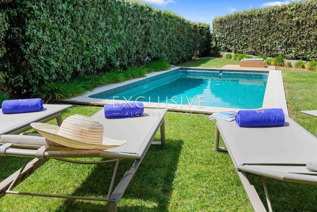 Property photo 1 of 25