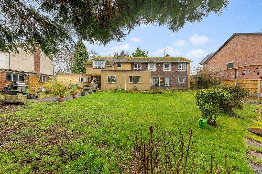 Property photo 2 of 37