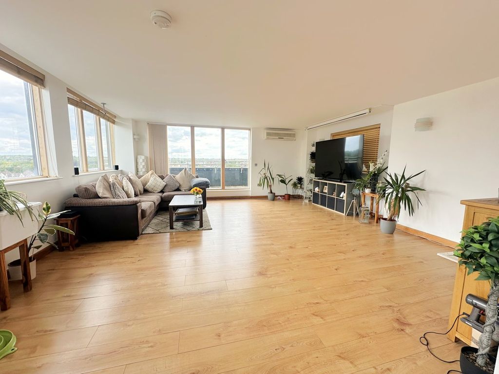 Property photo 3 of 19