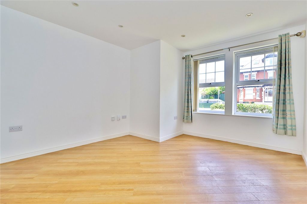 Property photo 2 of 12 Picture No. 06