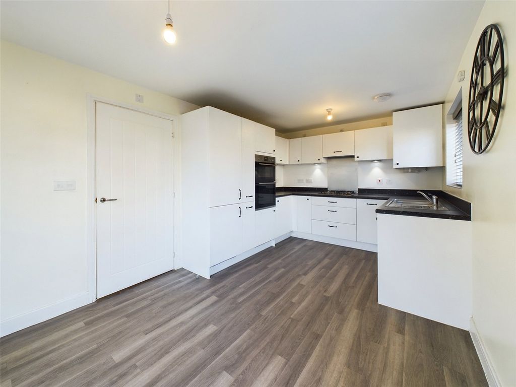 Property photo 3 of 18 Picture No. 11