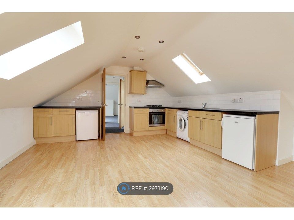 Property photo 2 of 8 Kitchen