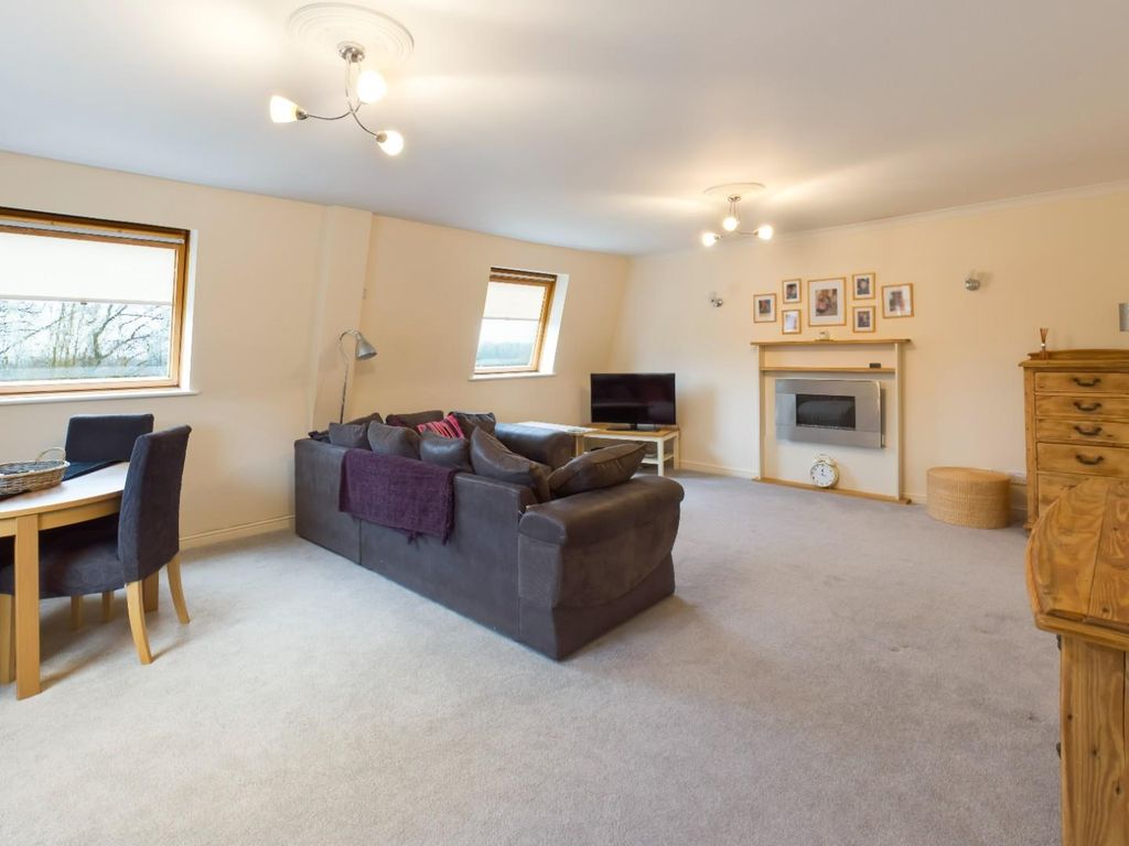 Property photo 3 of 15 Cam02517B2-Pr0108-Still07.Jpg