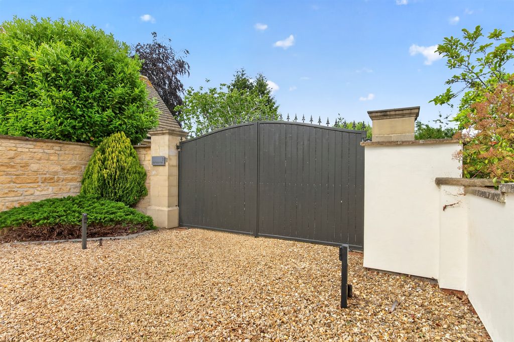 Additional image 4 of 4 bed detached house for saleLongthorpe Green, Peterborough PE3