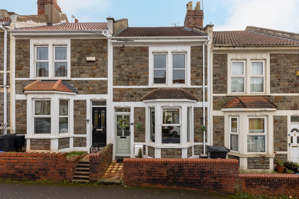 Property photo 2 of 28 11 Rugby Road-21.Jpg