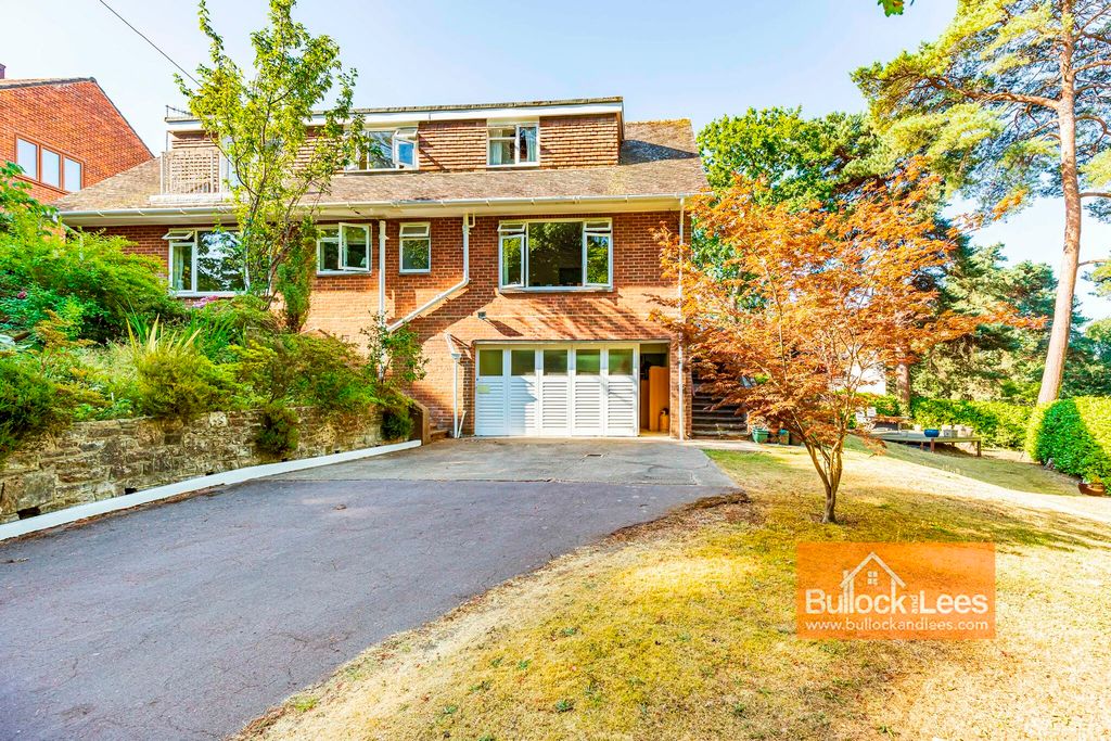 Property photo 3 of 32