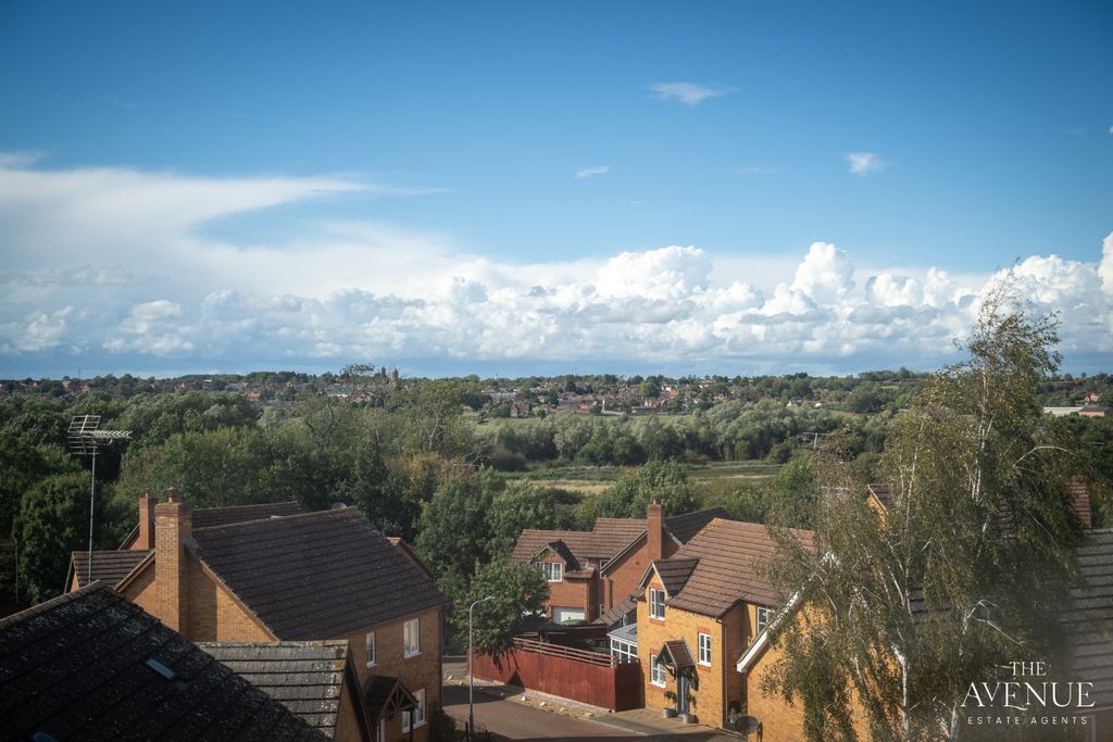 Property photo 2 of 40 4394803