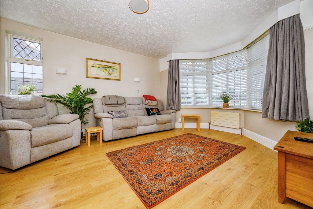 Additional image 5 of 3 bed detached bungalow for saleWycombe Way, Luton LU3