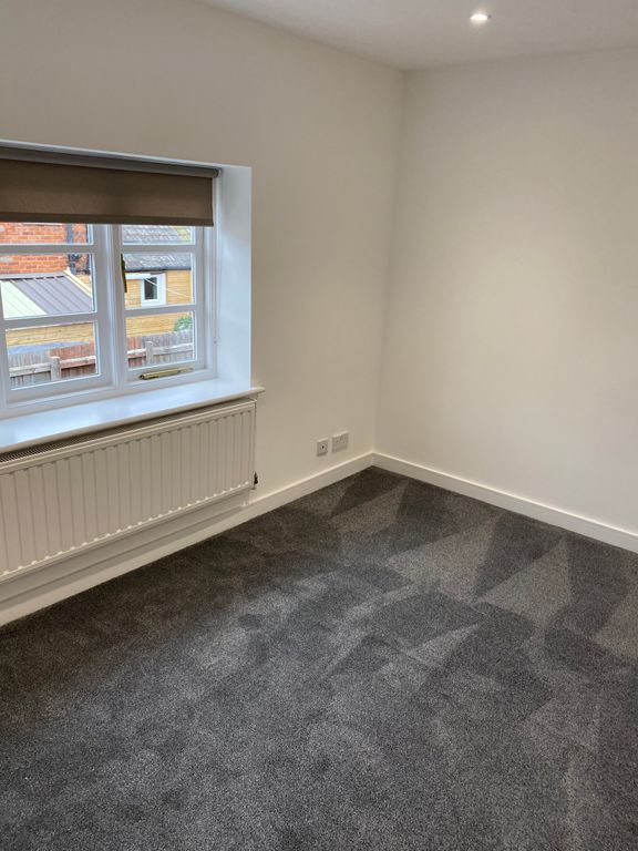 Property photo 3 of 16 Master Bedroom