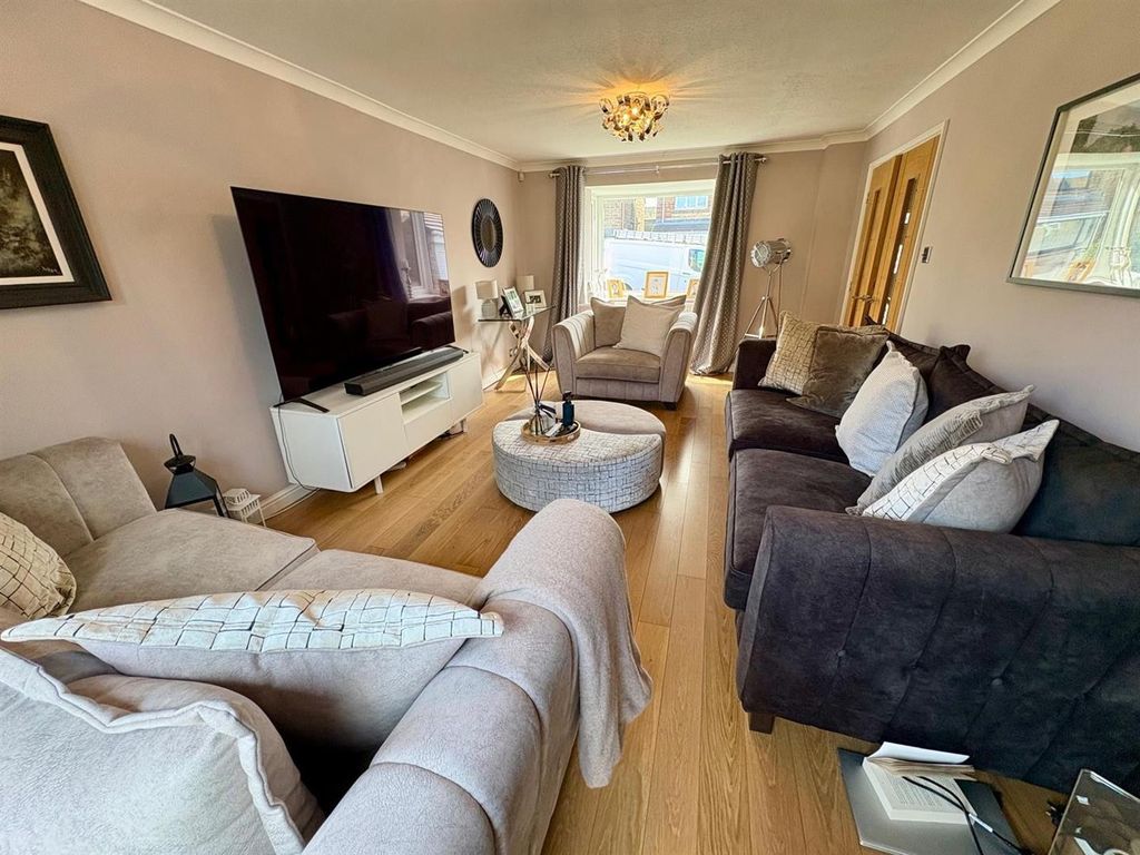 Property photo 2 of 37