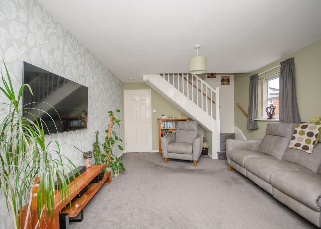 Property photo 2 of 17 Lounge Pic 2.Jpg