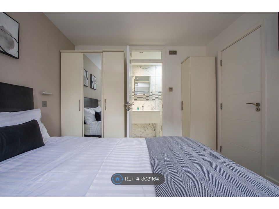 Property photo 1 of 6 Ground Floor Bedroom With En-Suite