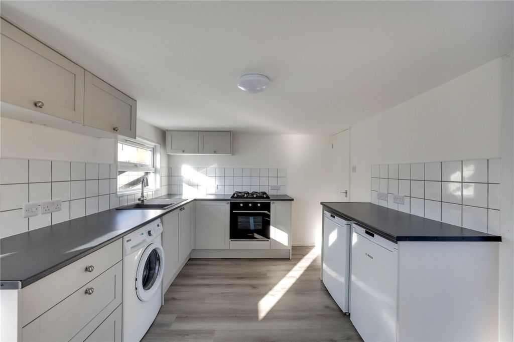 Property photo 2 of 10 Picture No. 14