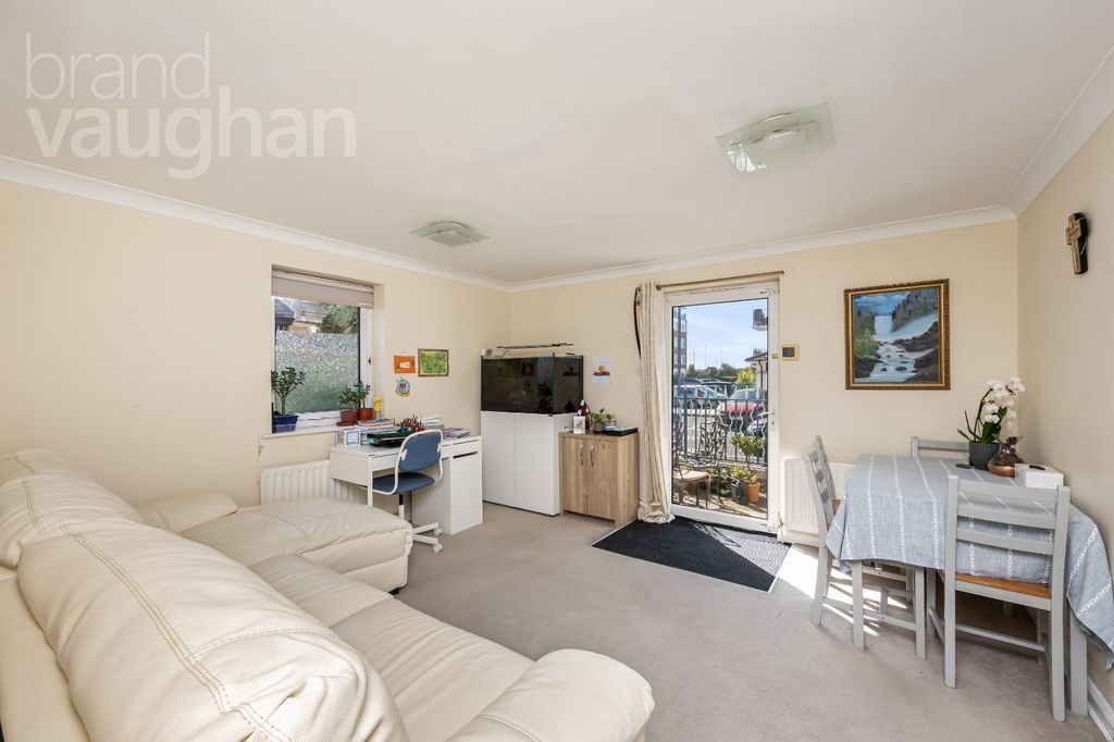 Property photo 2 of 16 Picture No. 02