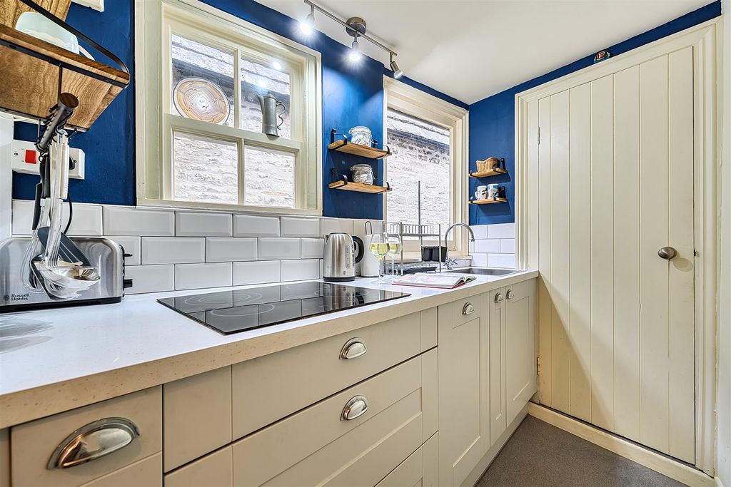 Property photo 3 of 28 1424518-10-69B167d20322A.Jpg